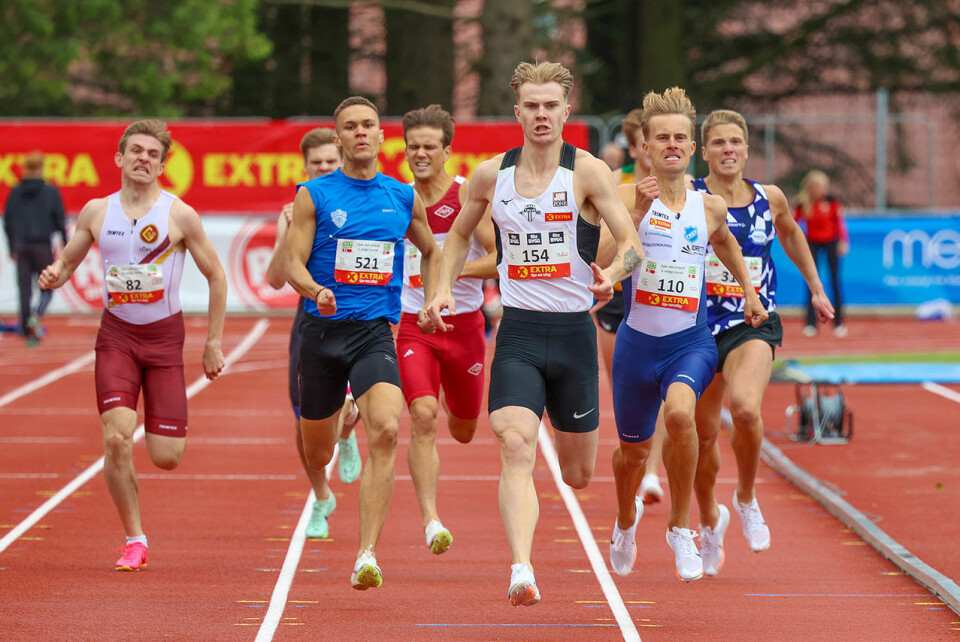 Tobias Grønstad ble norgesmester på 800 meter Det spurtes mot mål.jpg