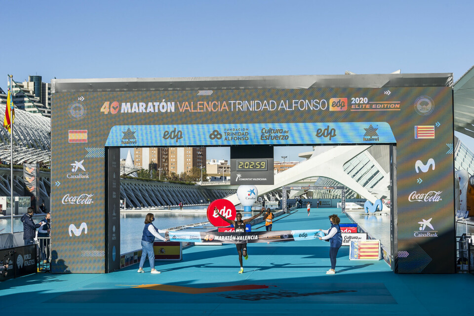Ny verdensrekord på halvmaraton, Kibiwott Kandie løp på 57:32 i Valencia MV Chebet.jpg