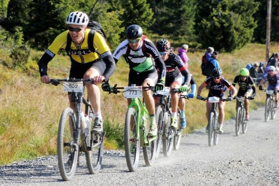 Vennskapelig kappestrid etter 86 km - Birkebeinerrittet godt i gang! Nyland_Beitmyren.jpg