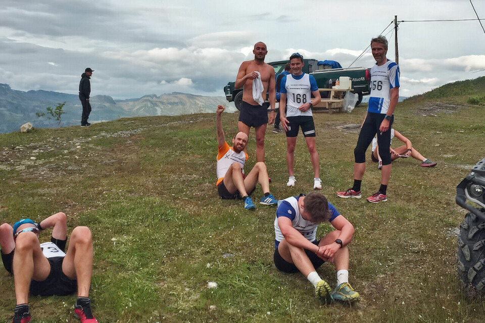 Finn Hågen Krogh, Andras Nygaard med flere hviler ut etter å ha nådd toppen i 2019. Onsdag 19. juli arrangeres den femte utgaven av Kraftløpet i Kvænangsbotn. (Foto: Tom-Hugo Pedersen) Finn Hågen Krogh, Andras Nygaard med flere hviler ut etter å ha nådd toppen i 2019. Onsdag 19. juli arrangeres den femte utgaven av Kraftløpet i Kvænangsbotn. (Foto: Tom-Hugo Pedersen)