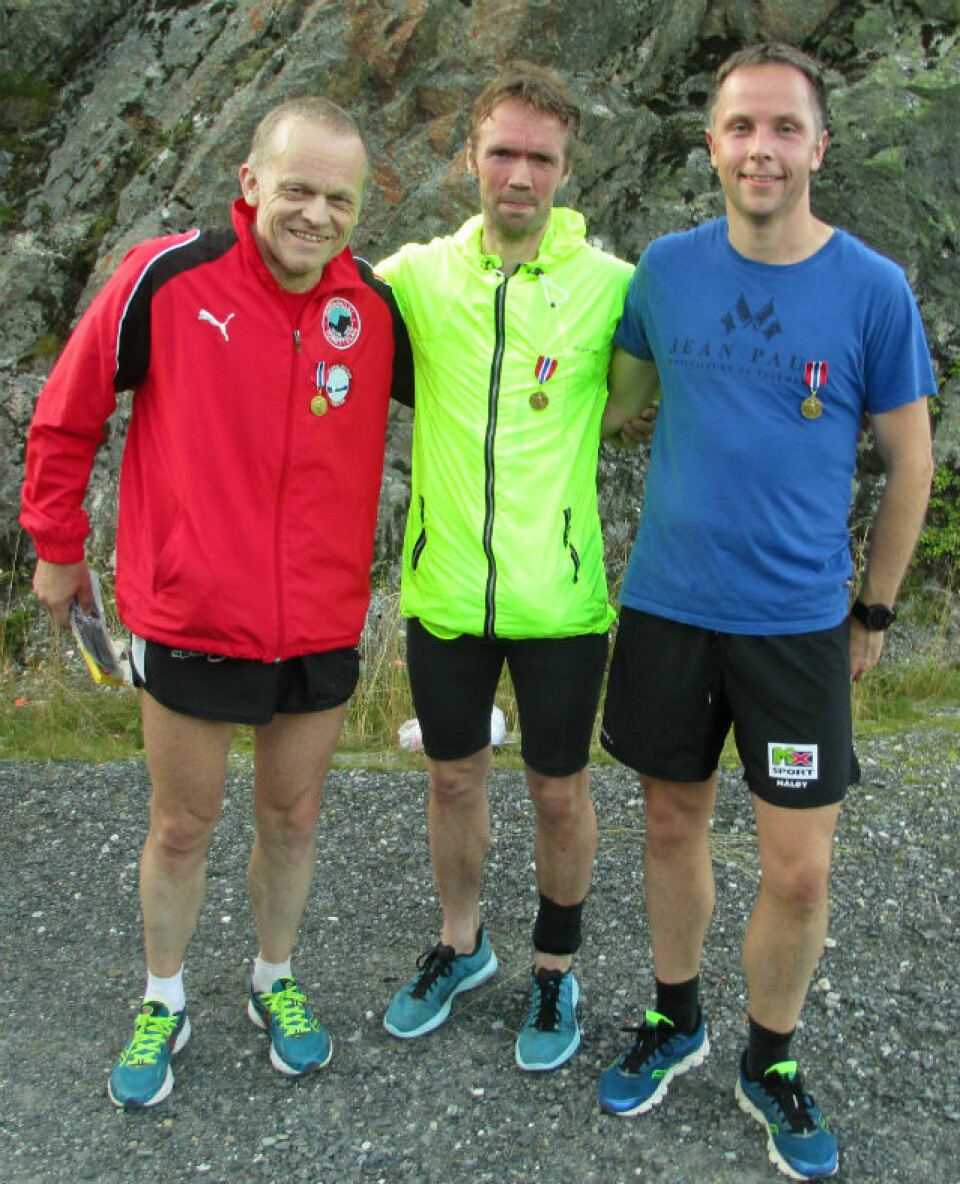 Audun Skogen til topps på Tua i Heiamila haugenhafsaskrakenes.jpg