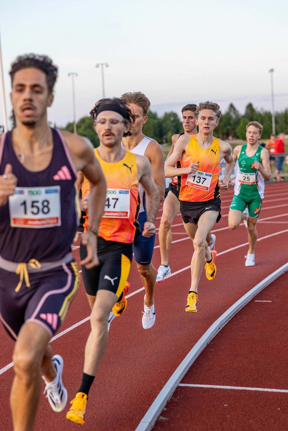 Seier og ny 1500 m-pers for Ingeborg Østgård da mange løp fort på Jessheim Menn-tetfelt-8U3A8648.jpg