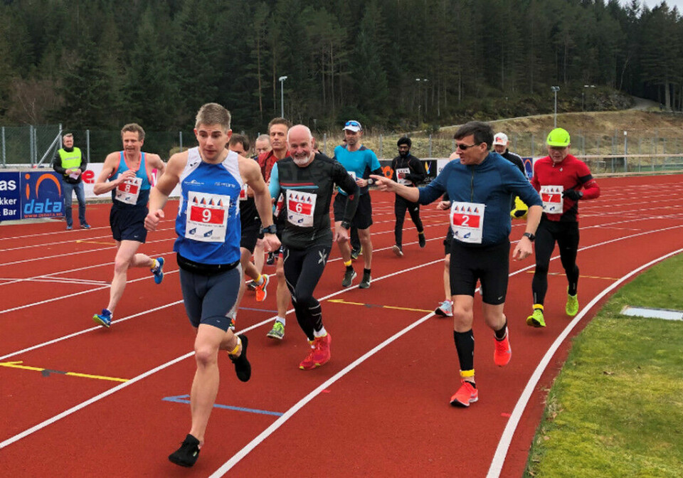 Her ser vi maratonfeltet leggje ut frå start under Rett Vest i 2019. (Foto: Jan Grov) Her ser vi maratonfeltet leggje ut frå start under Rett Vest i 2019. (Foto: Jan Grov)