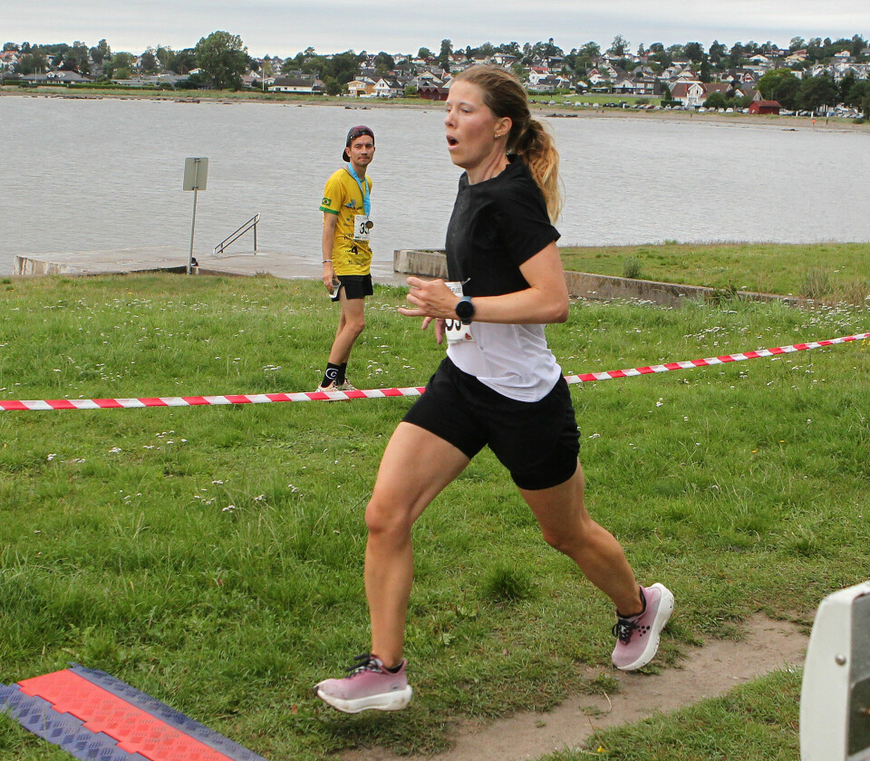 Mange løp Kystleden Halvmaraton da svensk jente satte løyperekord Maalgang_nr2totalt_nr1_35-39_Karine_heum_A20G6489.jpg