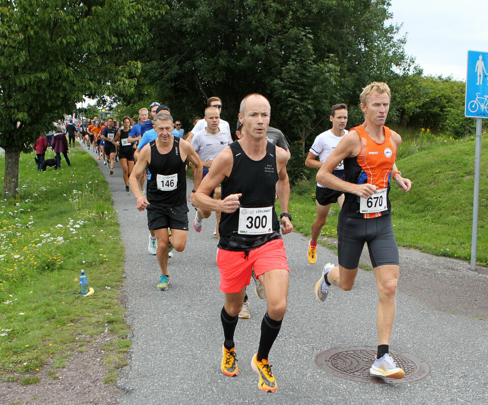 Mange løp Kystleden Halvmaraton da svensk jente satte løyperekord Start_beste50_Ola_Nisja_45-49_nr3_Per-Gunnar_Mustad_nr1_50-54aar_A20G6315.jpg