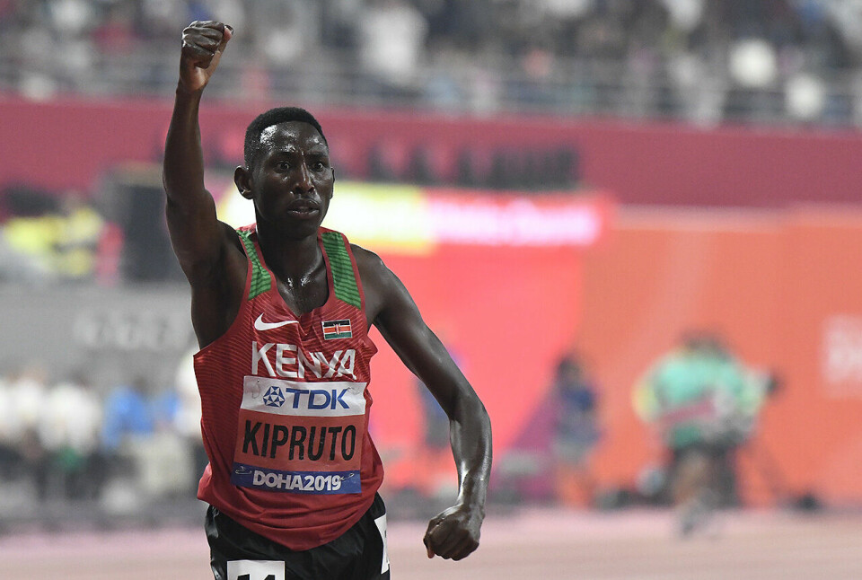 Nytt VM-gull til Conseslus Kipruto - med minst mulig margin hinder-kipruto-feirer_50D0343.jpg