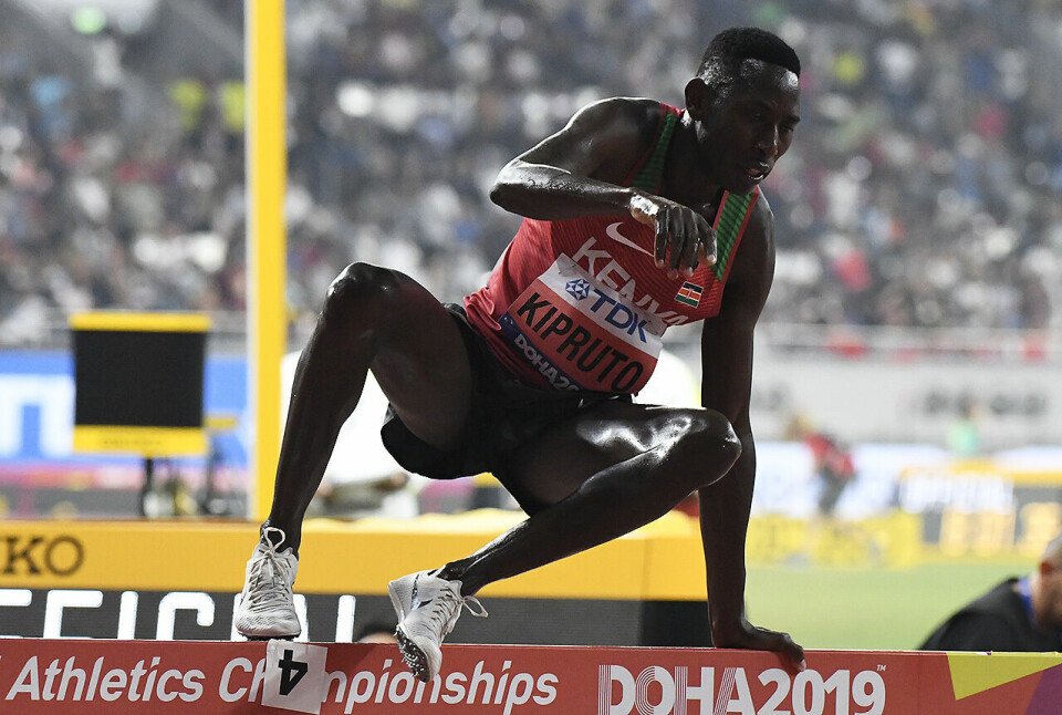 Nytt VM-gull til Conseslus Kipruto - med minst mulig margin hinder-kipruto-feirer_50D0360.jpg