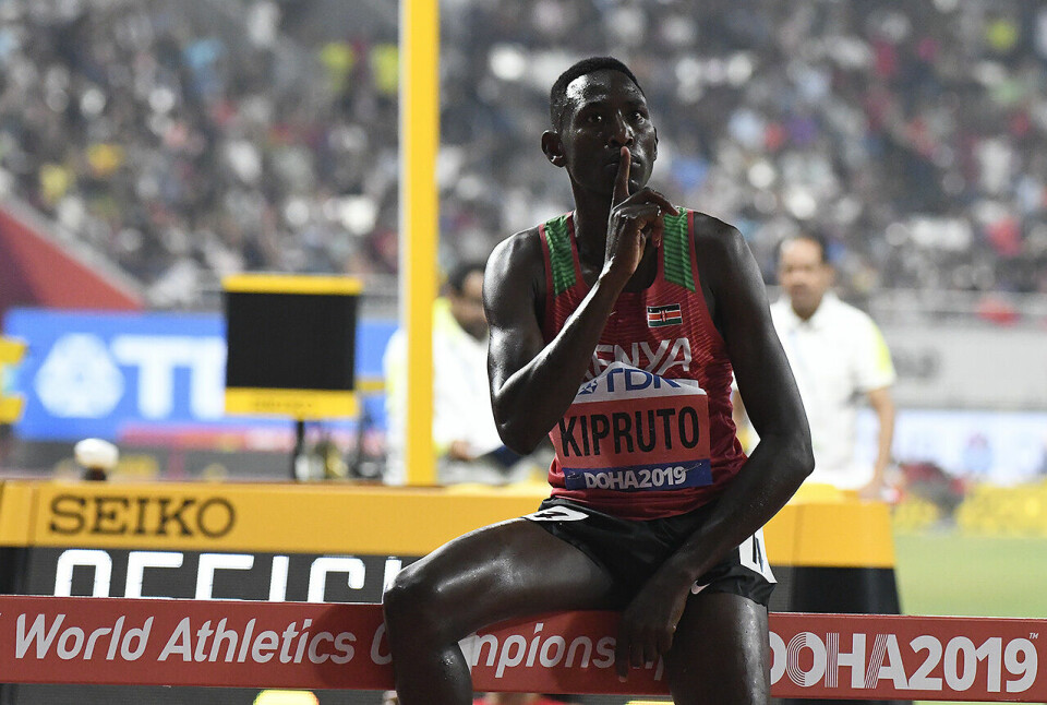 Nytt VM-gull til Conseslus Kipruto - med minst mulig margin hinder-kipruto-feirer_50D0363.jpg