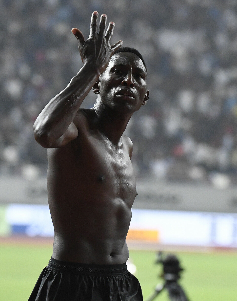 Nytt VM-gull til Conseslus Kipruto - med minst mulig margin hinder-kipruto-feirer_50D0406.jpg