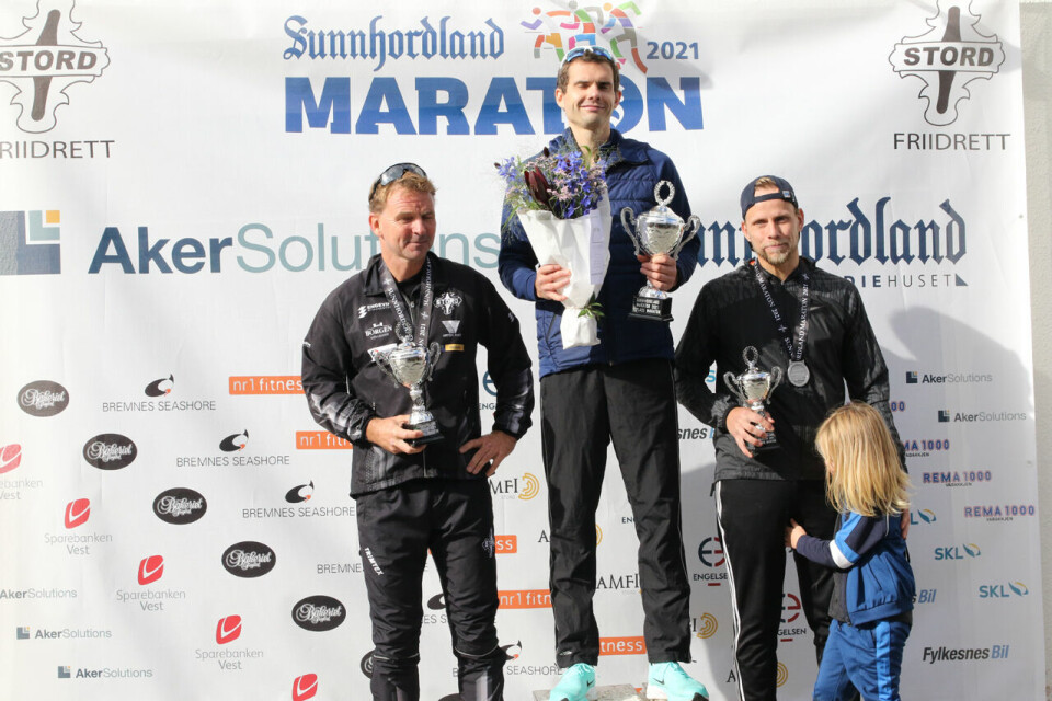 Publikum tilbake da Johan Løve Gjersvik vant Sunnhordland Maraton 1P1A0371.jpg