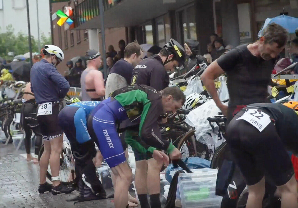 Trollveggen Triathlon vunnet av Amund Solli og Tyra Bardal ut-paa-sykkel.jpg