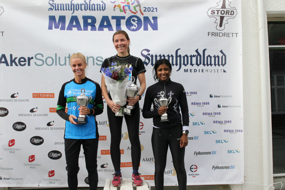 Publikum tilbake da Johan Løve Gjersvik vant Sunnhordland Maraton 1P1A0324.jpg