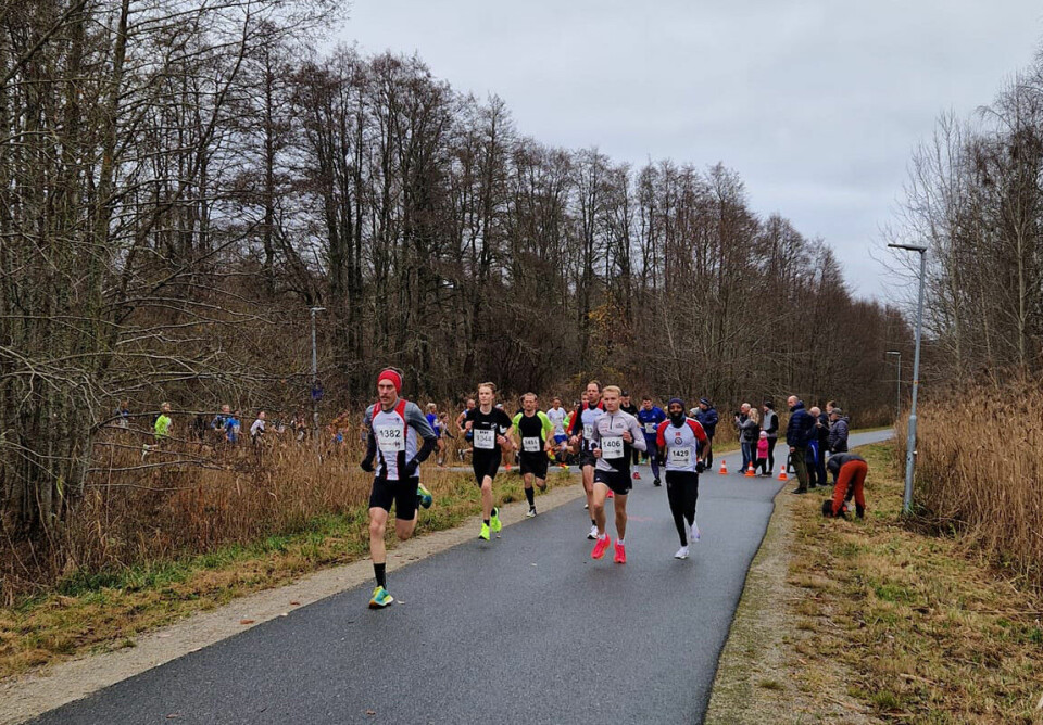 Angelica Karlsen og Mikael Ekvall vant 10 km i Novemberflåset starten.jpg