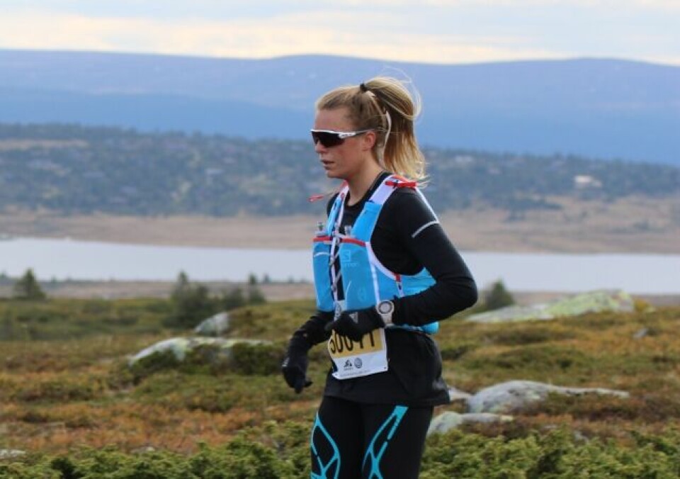 Kathrine Kvernmo på Lunkefjell der hun allerede er i klar ledelse (foto: Rolf Bakken). Kathrine Kvernmo på Lunkefjell der hun allerede er i klar ledelse (foto: Rolf Bakken).