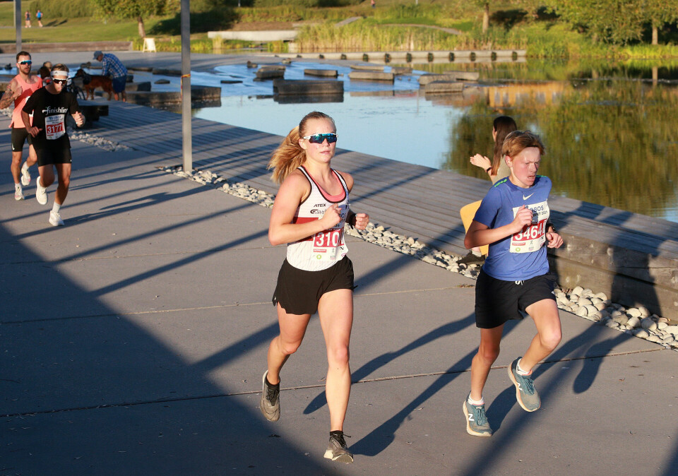 Indian summer for 1238 deltakere i Fornebuløpet 10km_parken_Vilde_Moser_nr2_AZ3T6807.jpg