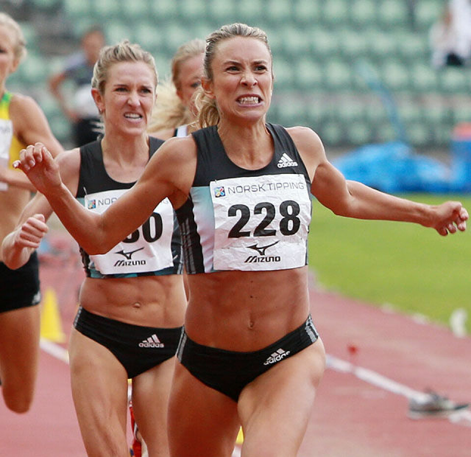 Mange gode tider på Bislett under Norwegian Grand Prix 800m_damer_elite_Bowin_Groevdal_fighter_AZ3T3824.jpg