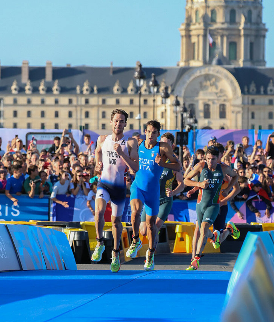 Målbilde avgjorde medaljefordelingen på mix-stafetten i triatlon i OL Vetle Bergsvik Thorn_løper i Paris.jpg