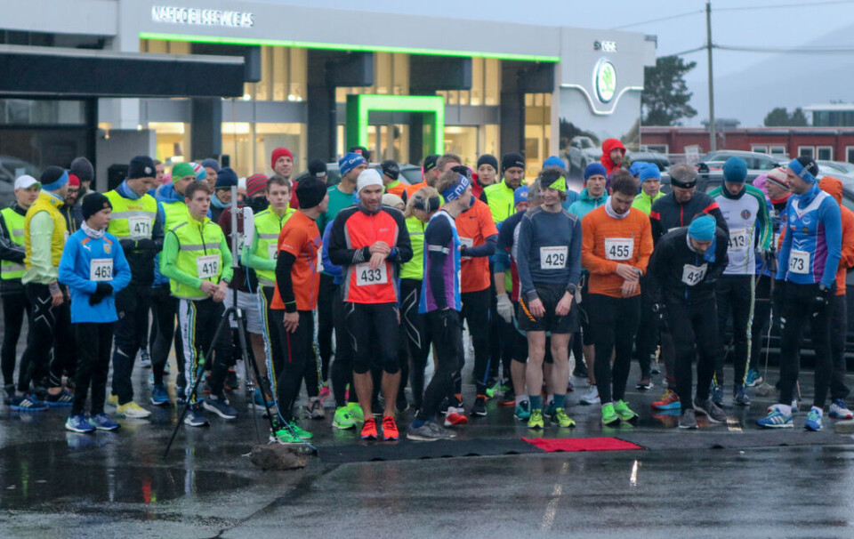 Beste tidene kom på 10 km i Ålesund vinterkarusell 01_start.jpg