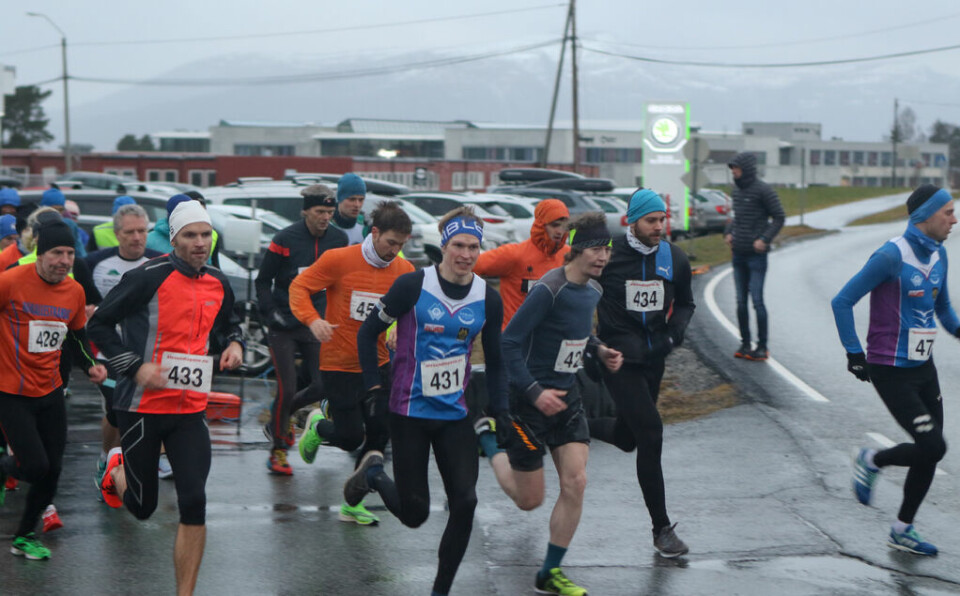 Beste tidene kom på 10 km i Ålesund vinterkarusell 02_start.jpg