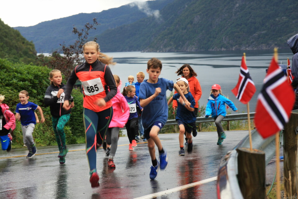 Susanne Wigene fortsatt sprek - vann Langs Åkrafjorden IMG_0028.JPG