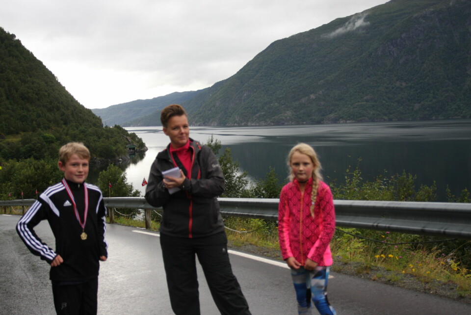 Susanne Wigene fortsatt sprek - vann Langs Åkrafjorden IMG_0083.JPG