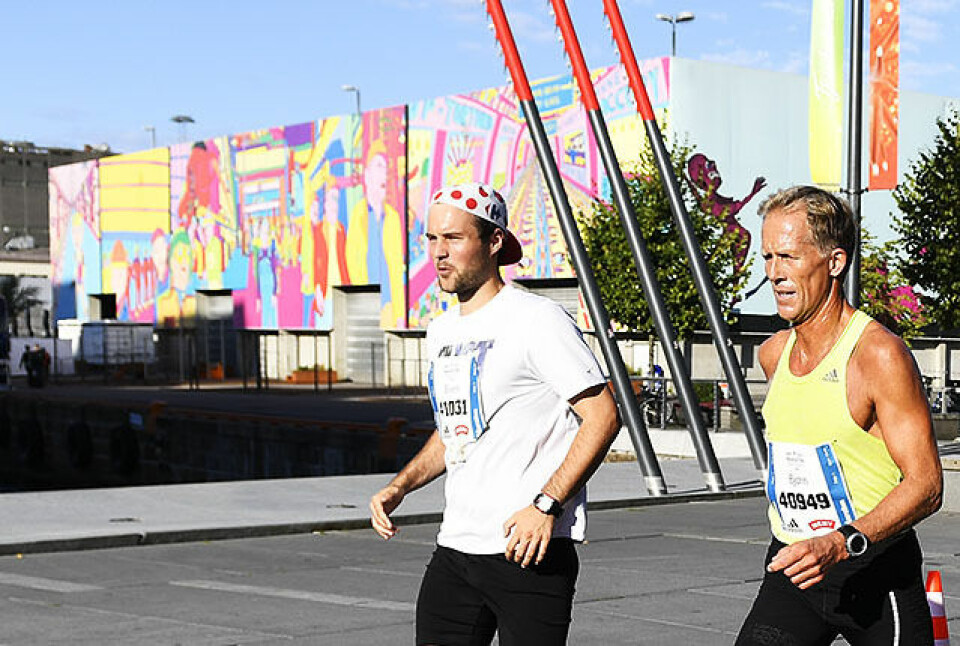 Her passerer løperne i Oslo Maraton 2016 med Skur 13 i bakgrunnen. Start og mål vil være ved Skur 13. Foto Bjørn Johannessen Her passerer løperne i Oslo Maraton 2016 med Skur 13 i bakgrunnen. Start og mål vil være ved Skur 13. Foto Bjørn Johannessen