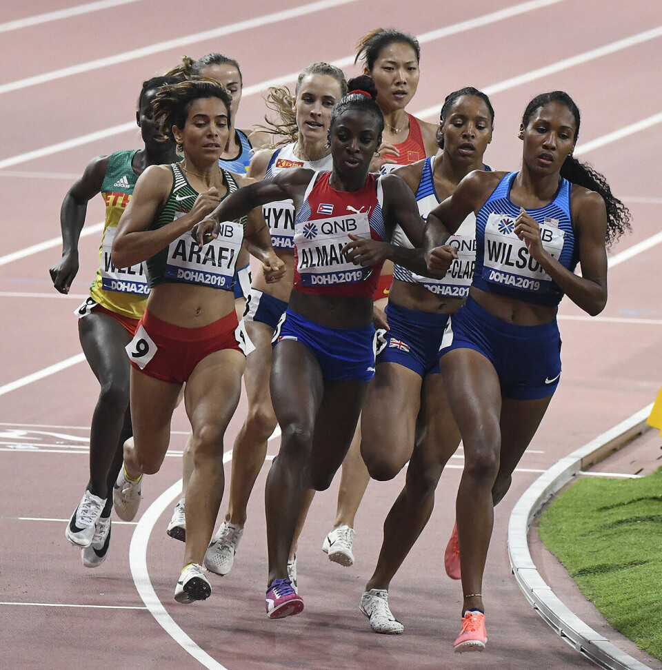 Fornøyd Hedda Hynne - sjøl om finaleplassen glapp med liten margin 800-heat2-etter-400m_50D8611.jpg