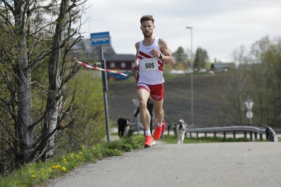 Andreas Myhre Sjurseth vant førsteutgaven av Skovseth'n, et løp i en berømt lokal testløype. (Foto: Bjørn Hytjanstorp) Andreas Myhre Sjurseth vant førsteutgaven av Skovseth'n, et løp i en berømt lokal testløype. (Foto: Bjørn Hytjanstorp)