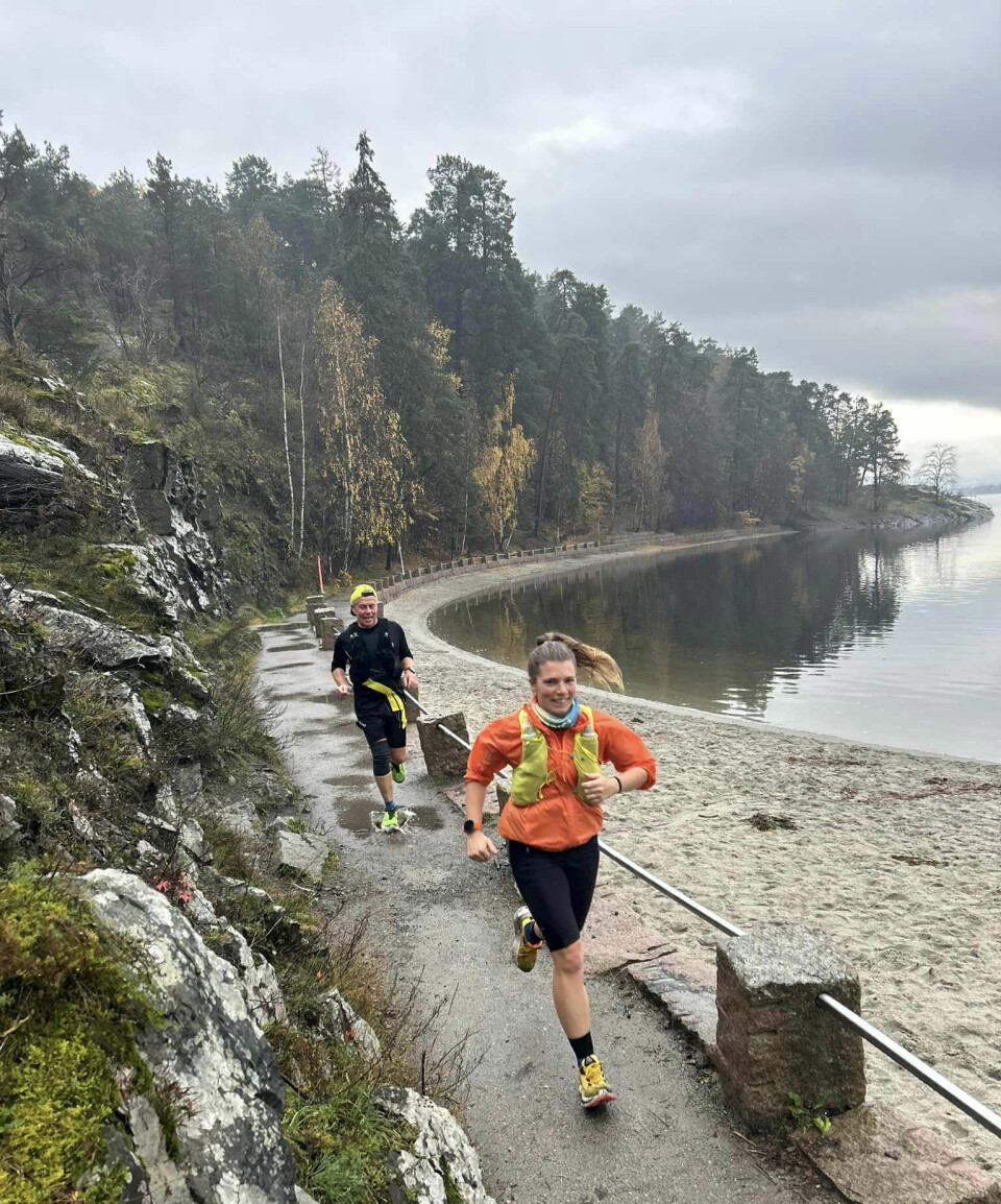 Sosialt og stemningsfullt da 36 løp Jar høstultra 50 km og maraton Iris-Marie-Lauritzen-og-Espen-Haraldsen.jpg
