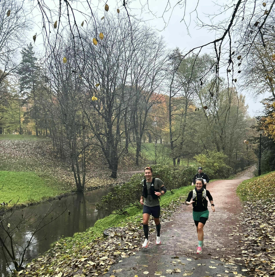 Sosialt og stemningsfullt da 36 løp Jar høstultra 50 km og maraton Harald-Berge-Ringdal-og-Birgitte-Nyblin-Austgulen.jpg