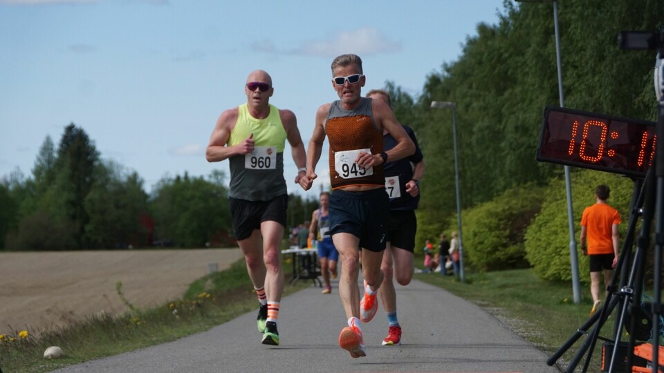 Dagens beste prestasjon stod Bjørn Paulsrud for. Han løp 5 kilometer på gode 18.22 i klasse 55-59. (Foto: Bjørn Saksberg). Dagens beste prestasjon stod Bjørn Paulsrud for. Han løp 5 kilometer på gode 18.22 i klasse 55-59. (Foto: Bjørn Saksberg).