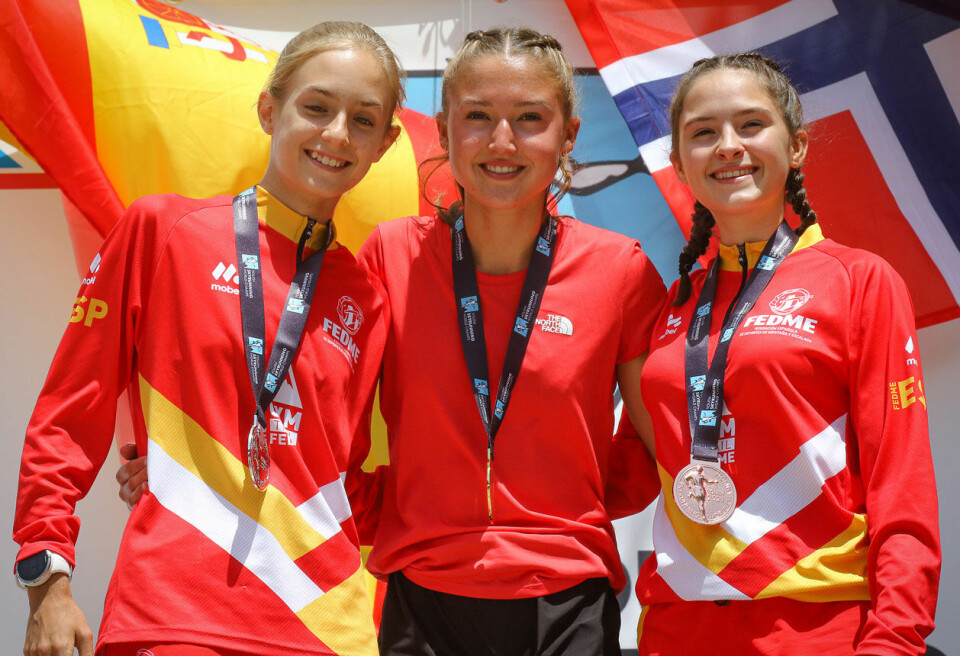 Gull til Kasper Fosser og Ida Waldal i ungdoms-VM i Skyrunning Skyrunning-Women's-YouthA-podium-foto-Discover-Abruzzo.jpg
