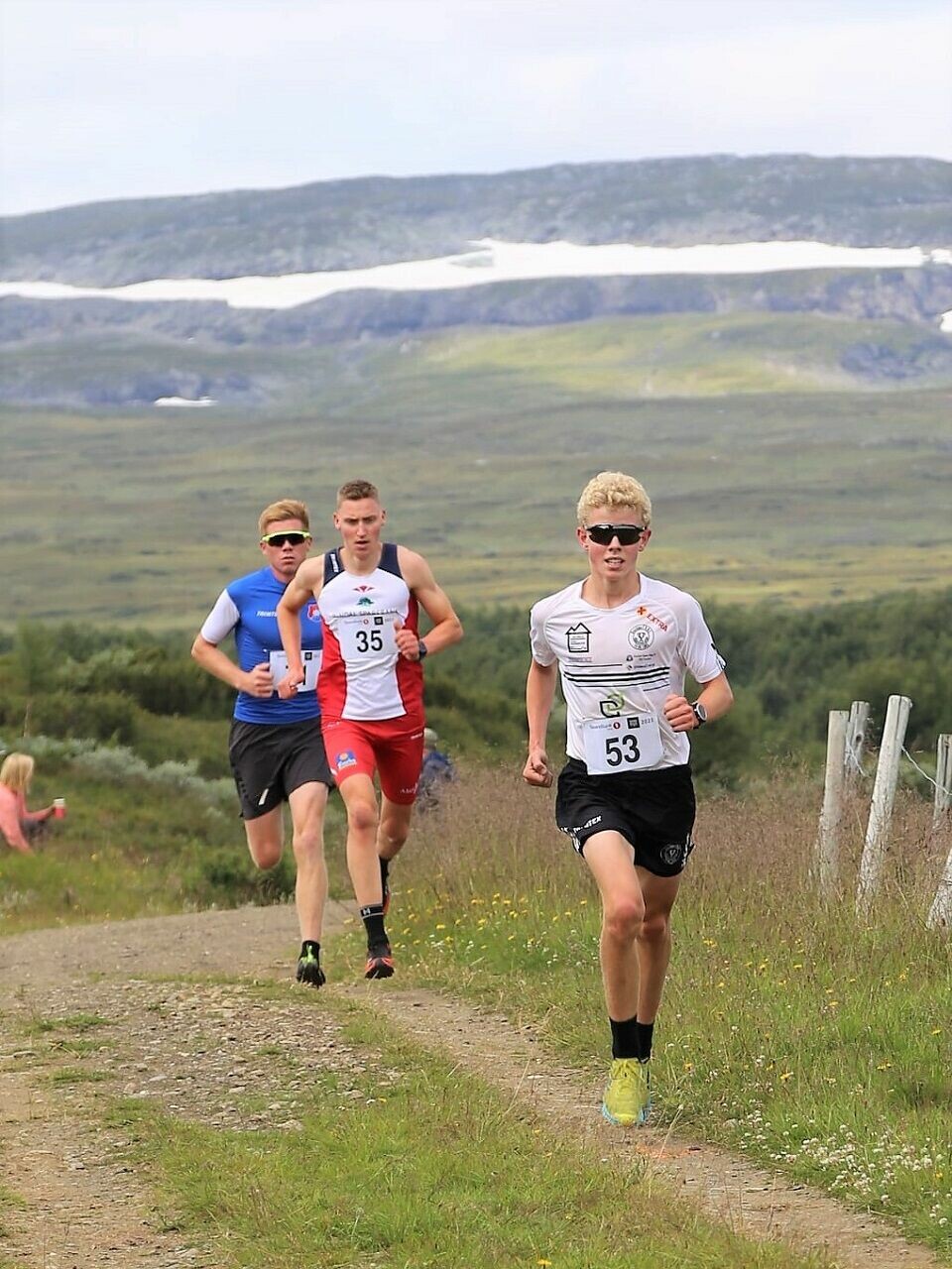 Sekundstrid og nok en løyperekord av Jon Aukust Osmoen i Riasten Rundt Tre bak teten.jpg