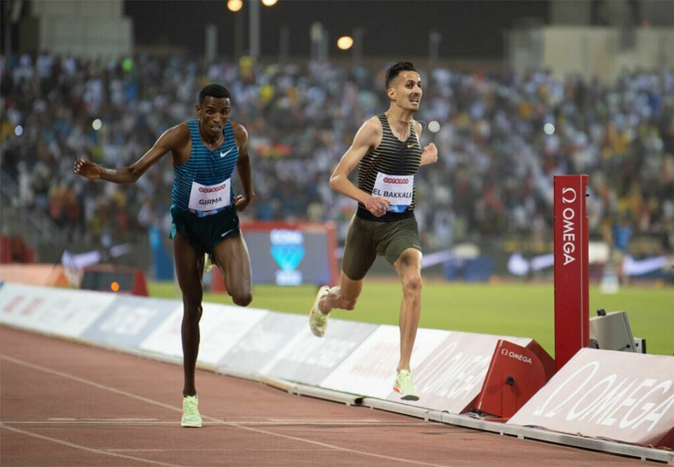 Narve Gilje Nordås løper 1500 m i franske Lievin lørdag kveld Bare en hundredel skilte Lamecha Girma og Soufiane El Bakkali i mål på 3000 m hinder. Den olympiske mestereren fra Marokko var sterkest også denne gangen. (Foto: arrangøren)