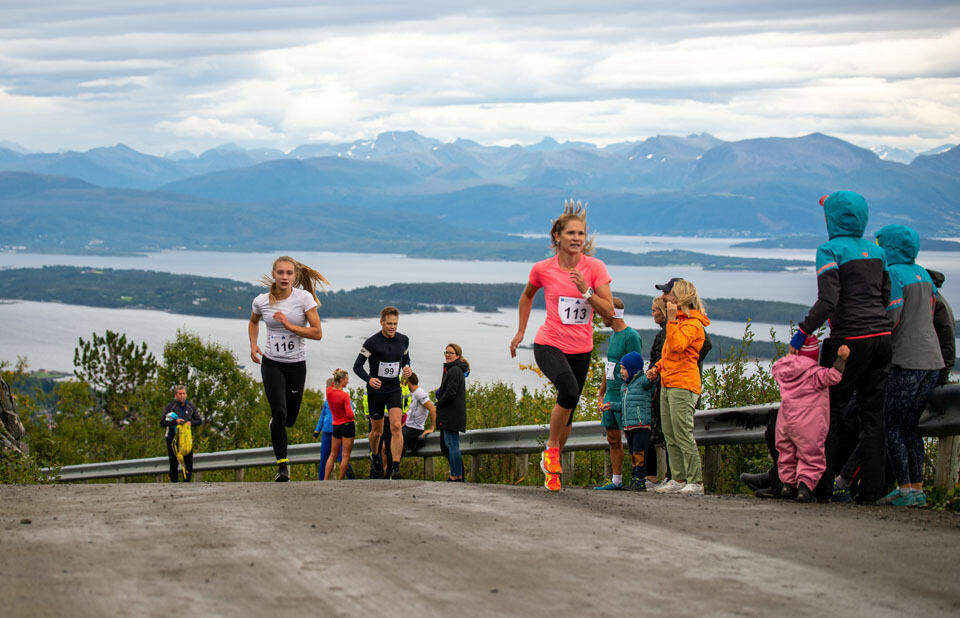 Rekorddag i Varden Opp i Molde 960pk_Benedikte113 og nr 116.jpg