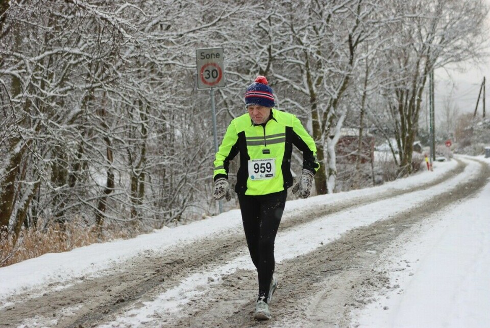 Inge Asbjørn Haugen løp sin maraton nummer 659 i dagens maratonkarusell i Bergen på et noe utfordrende føre. (Foto: Arrangøren) Inge Asbjørn Haugen løp sin maraton nummer 659 i dagens maratonkarusell i Bergen på et noe utfordrende føre. (Foto: Arrangøren)