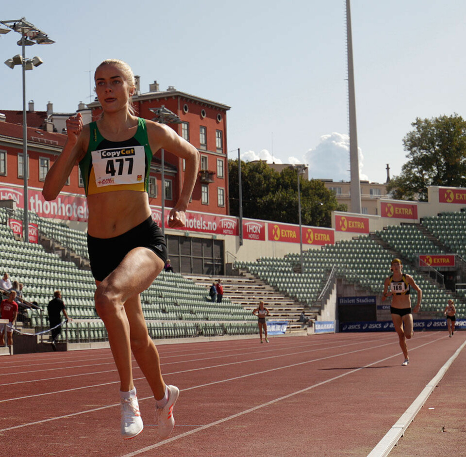 800 kvinner U23: medalje til alle da Amalie Sæten vant 800m_kvinner_u23_amalie_manshaus_saeten_maal_F6C2772.jpg