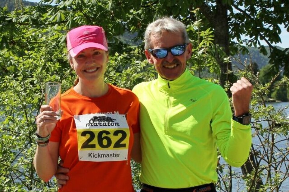 Therese Falk og Lars Dørum ved elvebredden etter seieren på 50 km (foto: Olav Engen). Therese Falk og Lars Dørum ved elvebredden etter seieren på 50 km (foto: Olav Engen).