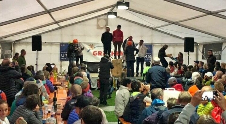 Hans Kristian Smedsrød på 2. plass i Ultra Tour Monte Rosa Premieutdelingen.jpg
