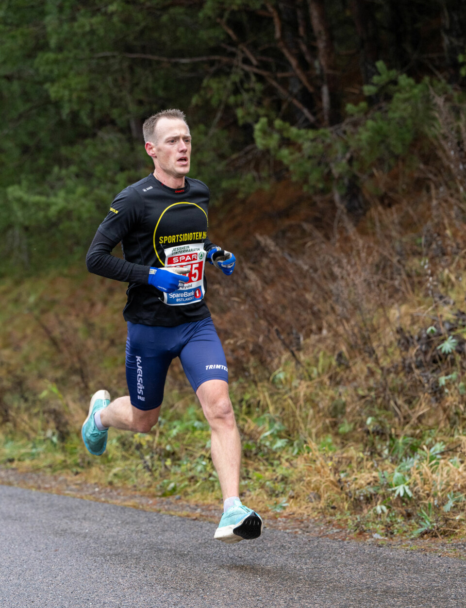Kristian Grue og Ingrid Lid vant maraton under Jessheim Vintermaraton 21km-oyvind-moen-fjeld.jpg