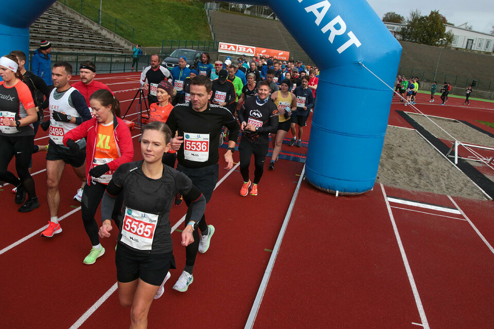Det blir start og mål fra Fana Stadion som vanlig i Maratonkarusellen. Her fra et løp i oktober i fjor. (Foto: Arne Dag Myking) Det blir start og mål fra Fana Stadion som vanlig i Maratonkarusellen. Her fra et løp i oktober i fjor. (Foto: Arne Dag Myking)