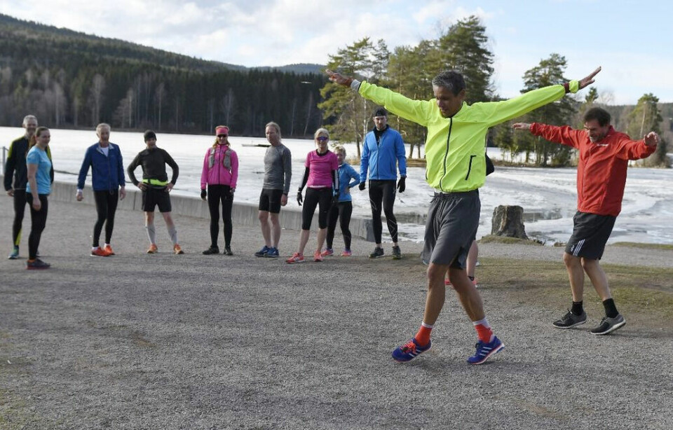 Når Tim Bennett skal danse seg gjennom en rask 1500 m, så er det nok ingen ulempe at han også har dansa litt på trening. (Foto: Bjørn Johannessen) Når Tim Bennett skal danse seg gjennom en rask 1500 m, så er det nok ingen ulempe at han også har dansa litt på trening. (Foto: Bjørn Johannessen)