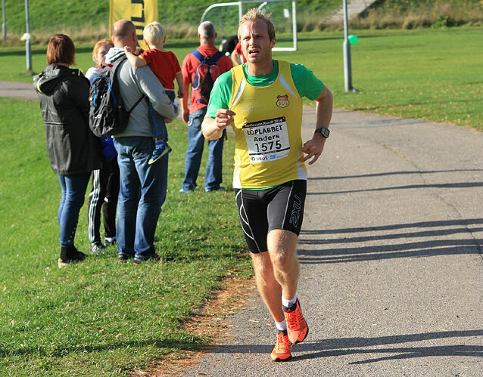 Nøklevann Rundt med ny deltakerrekord i strålende høstvær 056.Anders_Omholt-Jensen_5_km_ferdig.jpg