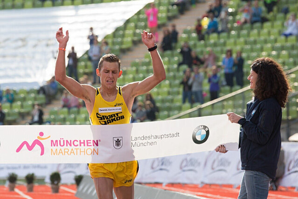 Solid norsk deltakelse i MÜNCHEN MARATHON Vinner_Tobias_Schreindel_foto_arrangør_141012_NW_1221-5.jpg