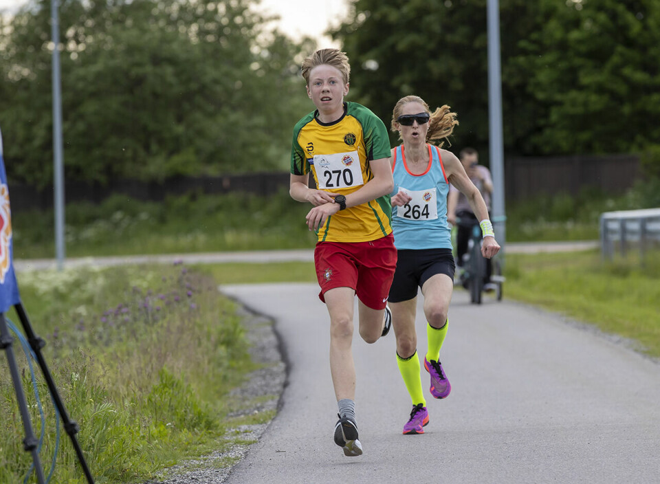 Kjersti Moody og Bojan Blumenstein vant da Perseløpet arrangerte 3 km Marius-Myran-spurter-mot-Kjersti-Christina-Moody.jpg