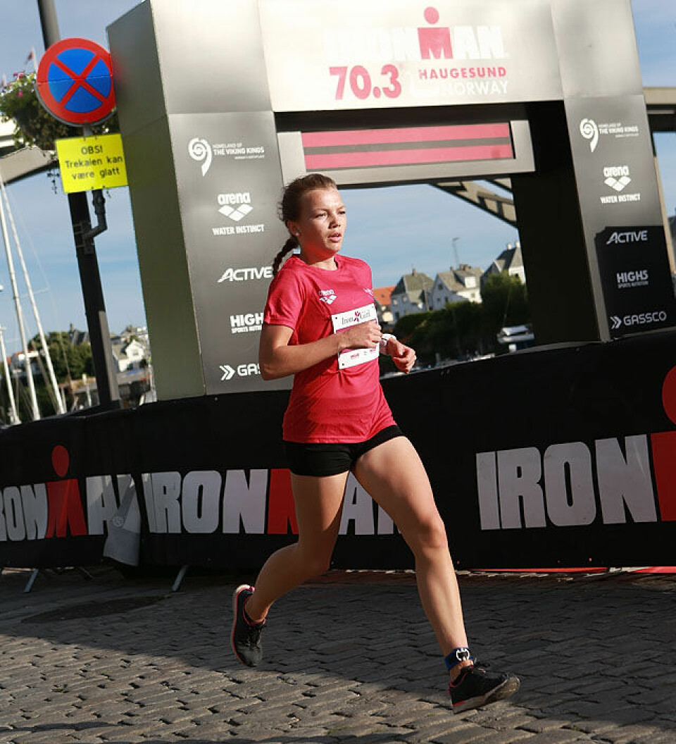 265 Irongirls farget Indre kai i Haugesund rødrosa Regine_Dalva_Lie_nr1_Ironmanportal_AZ3T2555.jpg