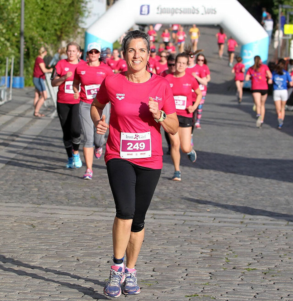 265 Irongirls farget Indre kai i Haugesund rødrosa Stort_felt_ned_noen_opp_A20G9680.jpg