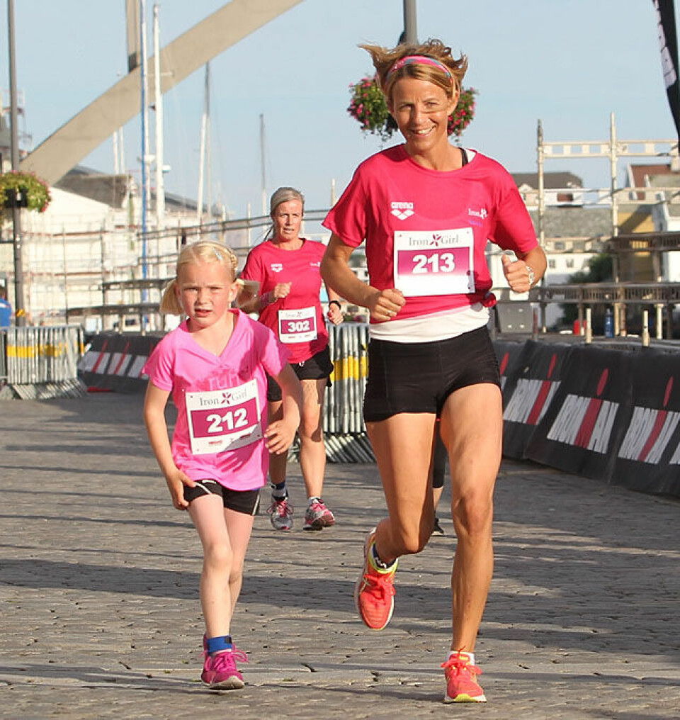 265 Irongirls farget Indre kai i Haugesund rødrosa Othelie_Stave_Wigene_Susanne_Wigene_A20G9852.jpg