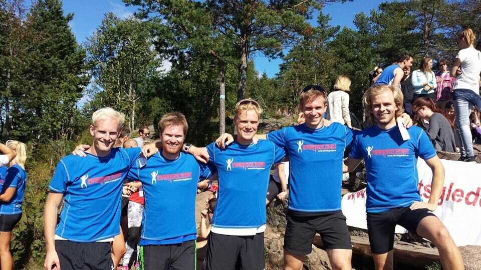 Barskingene som løp seg til topps i Oslos Råeste var foruten Hans Kristian Fløystad (til v.): Lars Lars Mejdell Hektoen, Ole Marius Hoel Rindal, og Marius Førsund. (Arrangørfoto) Barskingene som løp seg til topps i Oslos Råeste var foruten Hans Kristian Fløystad (til v.): Lars Lars Mejdell Hektoen, Ole Marius Hoel Rindal, og Marius Førsund. (Arrangørfoto)