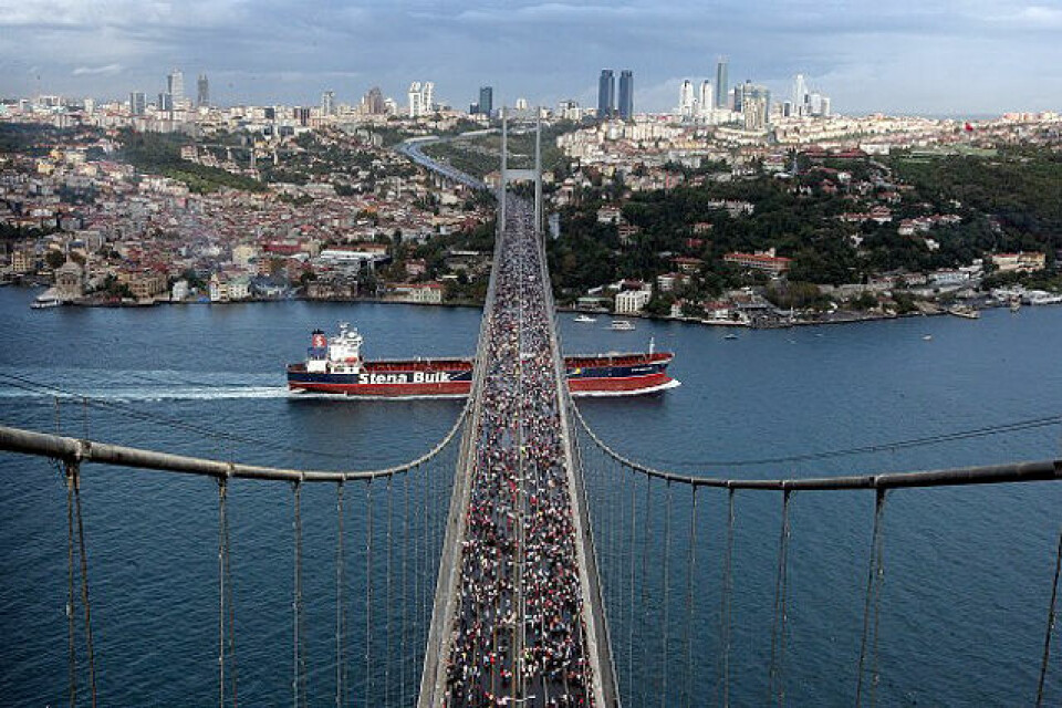 Kvinnene best blant 55 norske som løp i Istanbul Istanbul_Maraton_bro_baat640.jpg